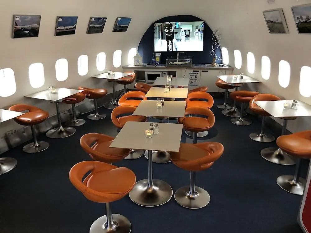 STF Jumbo Stay Stockholm Arlanda Vandrarhem